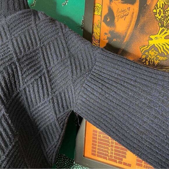 Forever 21 Dark Blue Knit Cross Diamond Pattern Stretchy Sweater Size S - Picture 5 of 9